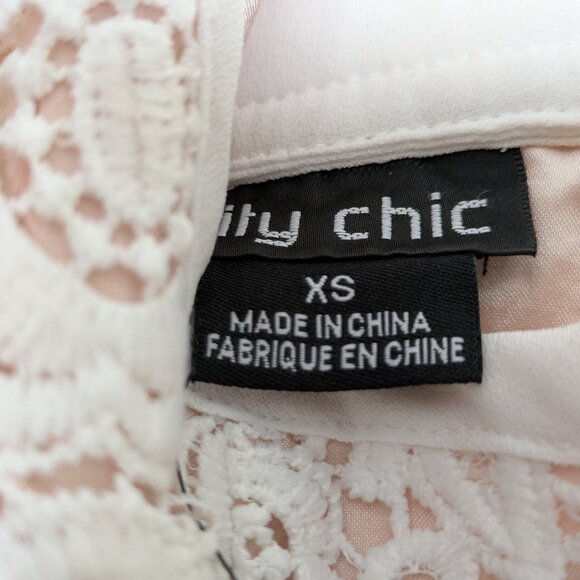 Lace dress - Picture 6 of 7